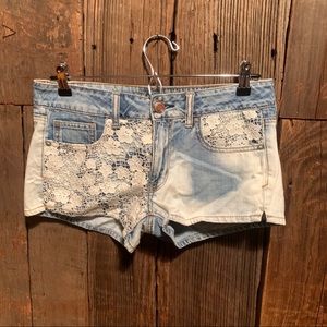 AE Lace Detailed Jean Shorts